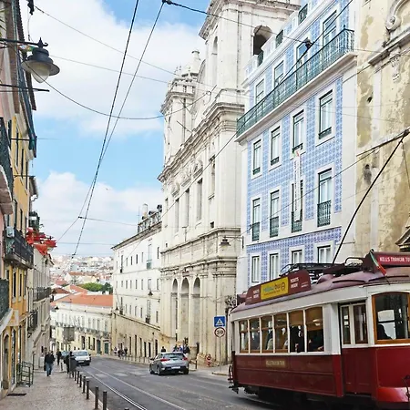 Apartment Deluxe Chiado - Checkinhome Lissabon