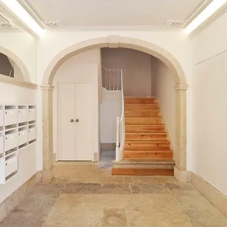 Apartament Deluxe Chiado - Checkinhome Lizbona